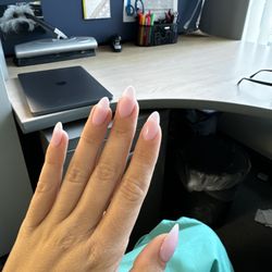 Muses Nails