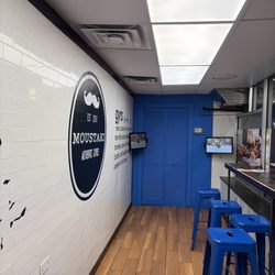 Moustaki Authentic Gyros - Inside