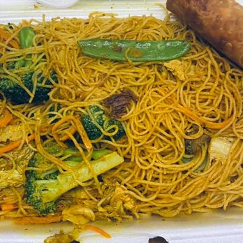 Double Dragon - Veggie Eggroll and Mixed Vegetable Chow Mei Fun - Chinese Near Me - Louisville, Kentucky