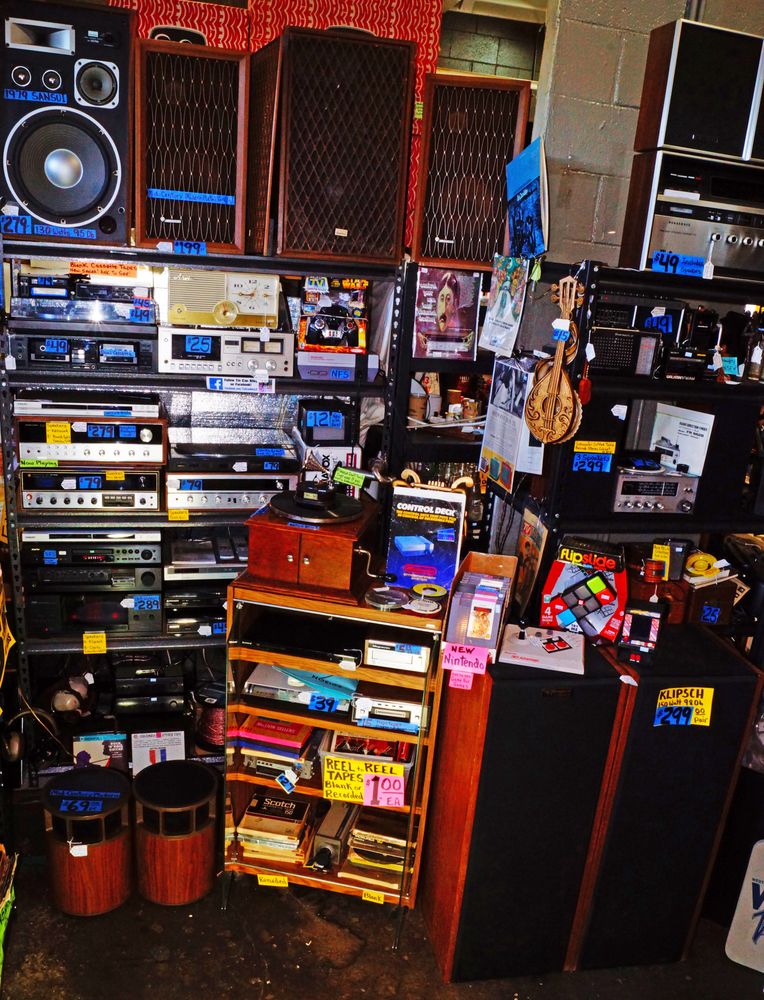 TIN CAN ALLEY Updated September 2024 11 Photos 3424 Columbia