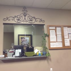 Hogan Chad Dr - Check in desk.