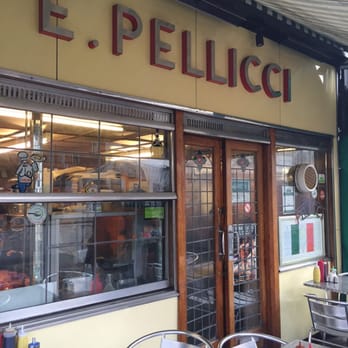 E Pellicci - Main entrance - Italian Near Me - London, XGL