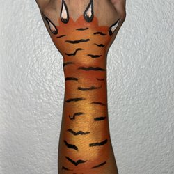 FacePaint World - Tiger's claw.