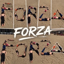 Forza Campiones - Forza 2015s pose on the beach of The Hague in the Netherlands before the tournament.