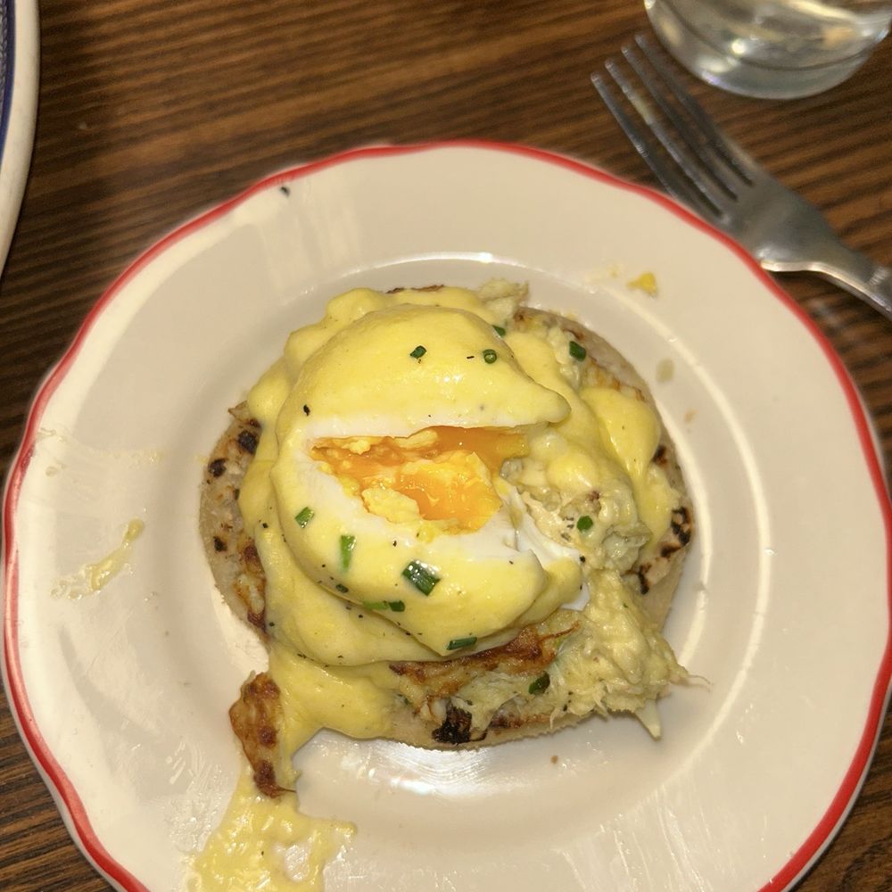 MoCo's Founding Farmers - Crab cake Benedict - New American Near Me - Potomac, Maryland MoCo's Founding Farmers - Crab cake Benedict - New American Near Me - Potomac, Maryland