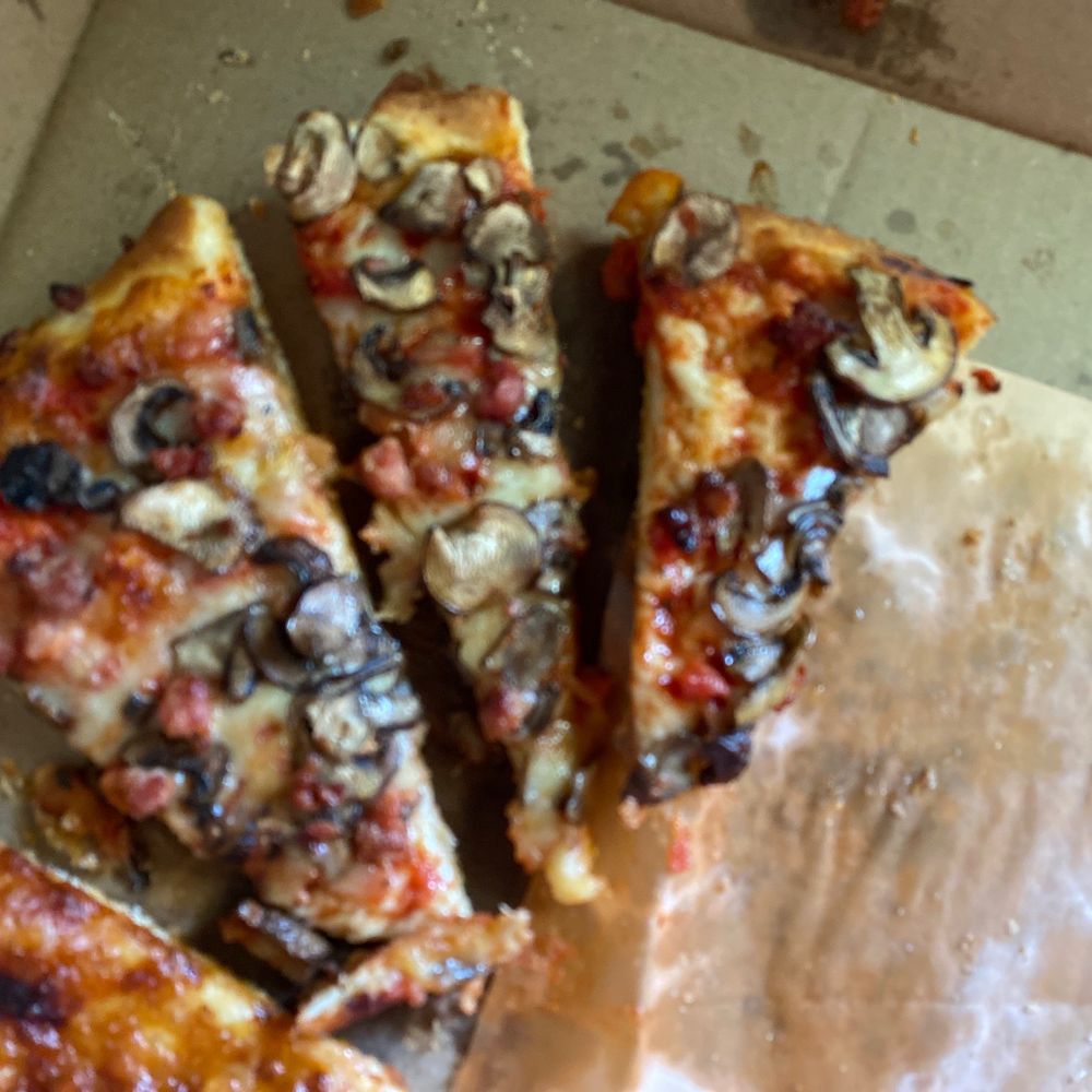 Bella Pizza - 3 different sizes - Pizza Near Me - Ridgeway, Ontario Bella Pizza - 3 different sizes - Pizza Near Me - Ridgeway, Ontario