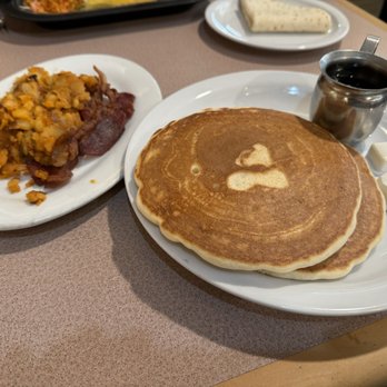 Pantry Restaurant - Breakfast potatoes, bacon, and pancakes. - Breakfast & Brunch Near Me - Santa Fe, New Mexico Pantry Restaurant - Breakfast potatoes, bacon, and pancakes. - Breakfast & Brunch Near Me - Santa Fe, New Mexico