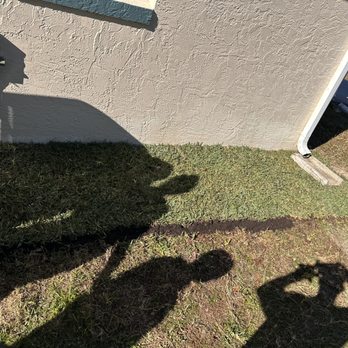Casper Lawncare - a person taking a picture of a person with a cell phone - Lawn Services Near Me - Ocala, Florida Casper Lawncare - a person taking a picture of a person with a cell phone - Lawn Services Near Me - Ocala, Florida