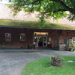Bauerncafé Rölings Hof - Inngangen. Mulighet for parkering rett ved.