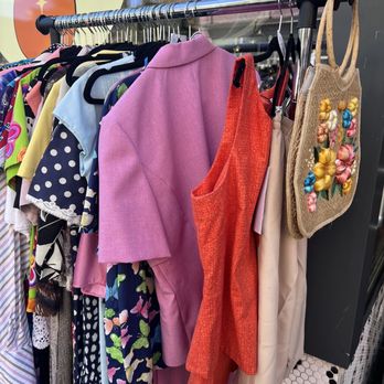 Durham Vintage Collective - Used, Vintage & Consignment Near Me - Durham, North Carolina Durham Vintage Collective - Used, Vintage & Consignment Near Me - Durham, North Carolina