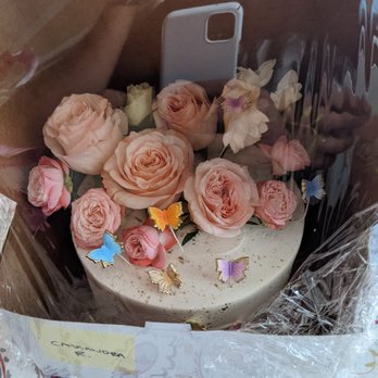 Yvonne's Vegan Kitchen - What we received... A cake topped with basically a bouquet of inedible roses. Looks nothing like the inspiration picture we sent over. - Desserts Near Me - Pasadena, California Yvonne's Vegan Kitchen - What we received... A cake topped with basically a bouquet of inedible roses. Looks nothing like the inspiration picture we sent over. - Desserts Near Me - Pasadena, California
