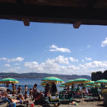 Spiaggia del Castello - Beaches Near Me - Bacoli, NA