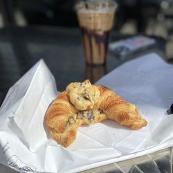 CoffeeBar Bel Air - Cookie croissant