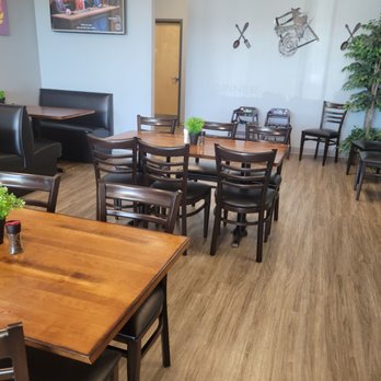Chefs Corner on Main - tables and chairs - American Near Me - Pittston, Pennsylvania