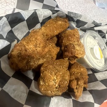 The Mason Jar - a basket of fried chicken - Barbeque Near Me - Morgantown, West Virginia The Mason Jar - a basket of fried chicken - Barbeque Near Me - Morgantown, West Virginia