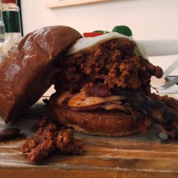 Sloppy joe (yesterday's chilli) Sloppy joe (yesterday's chilli)