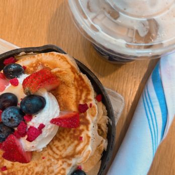 Bluestone Lane Rice Village Café - Lemon ricotta pancake and iced latte - Coffee & Tea Near Me - Houston, Texas