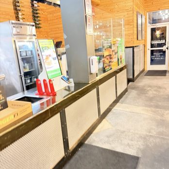 BurgerFi - Ordering kiosk - Burgers Near Me - Alpharetta, Georgia