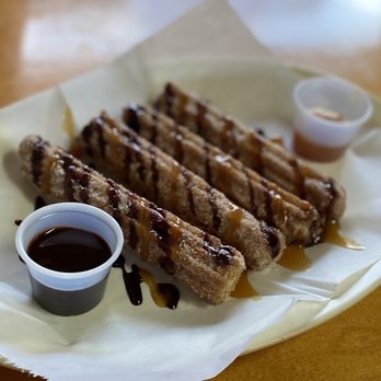 El Pitayo Mexican Kitchen - Churros con chocolate y caramel - Mexican Near Me - Jarrell, Texas