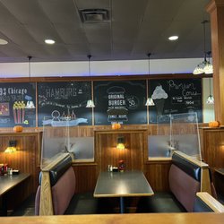 Menches Bros of Massillon - The ambiance