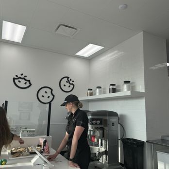Crumbl - Bellevue - Bakeries Near Me - Bellevue, Nebraska