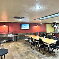 Rosie's Smokehouse - Ample seating , bring the whole family