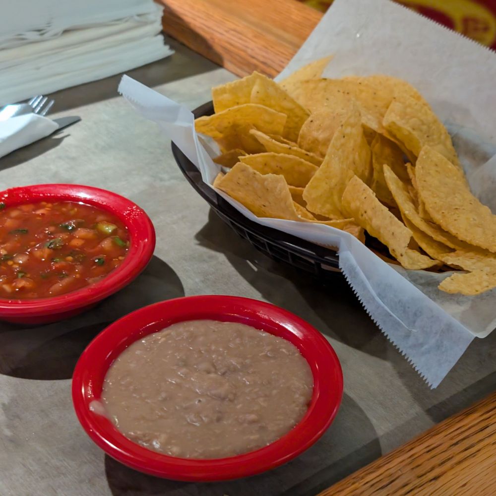 Ixtapa Redmond Ridge - Chips with salsa and refried beans - Bars Near Me - Redmond, Washington Ixtapa Redmond Ridge - Chips with salsa and refried beans - Bars Near Me - Redmond, Washington