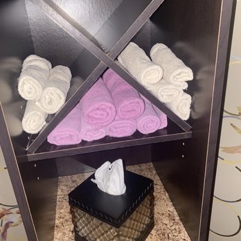 Skin Apeel Day Spa - hand towels in bathroom - Day Spas Near Me - Boca Raton, Florida