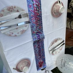 The Old Music Shop - Decorations on table