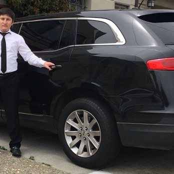 Five Star SF Limo - Comfy and spacious town car in front of customers house. Easy and pleasant ride with Habib - Limos Near Me - San Francisco, California Five Star SF Limo - Comfy and spacious town car in front of customers house. Easy and pleasant ride with Habib - Limos Near Me - San Francisco, California