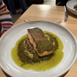 Salmon with lentils and pistachio cream Salmon with lentils and pistachio cream