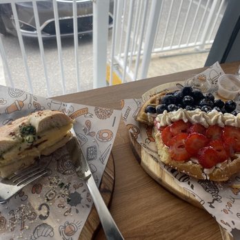 Zugba Cafe - Cafes Near Me - Daytona Beach Shores, Florida