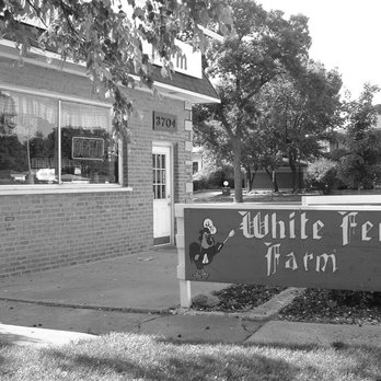 White Fence Farm - sign for white fence farm - American Near Me - Riverside, Illinois