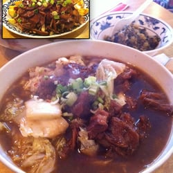 Chinesischer Imbiss Lu - Taiwanesische "Niuroumian" (Rindfleischnudeln) und Vorspeisenplatte mit Schweineohren