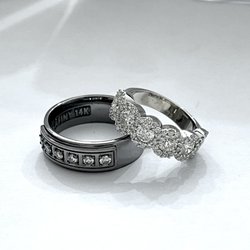 Lafiny Jewelry - Especial order wedding band set.