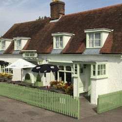 The Ship - Traditional family run Free House Pub and Restaurant. Well behaved pets welcome. Traditional bar food and finer dining. Outside Beer Garden.