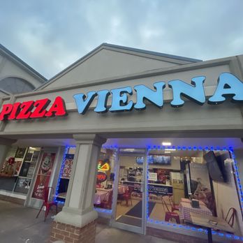 Pizza Vienna - Outside of restaurant - Pizza Near Me - Vienna, Virginia Pizza Vienna - Outside of restaurant - Pizza Near Me - Vienna, Virginia
