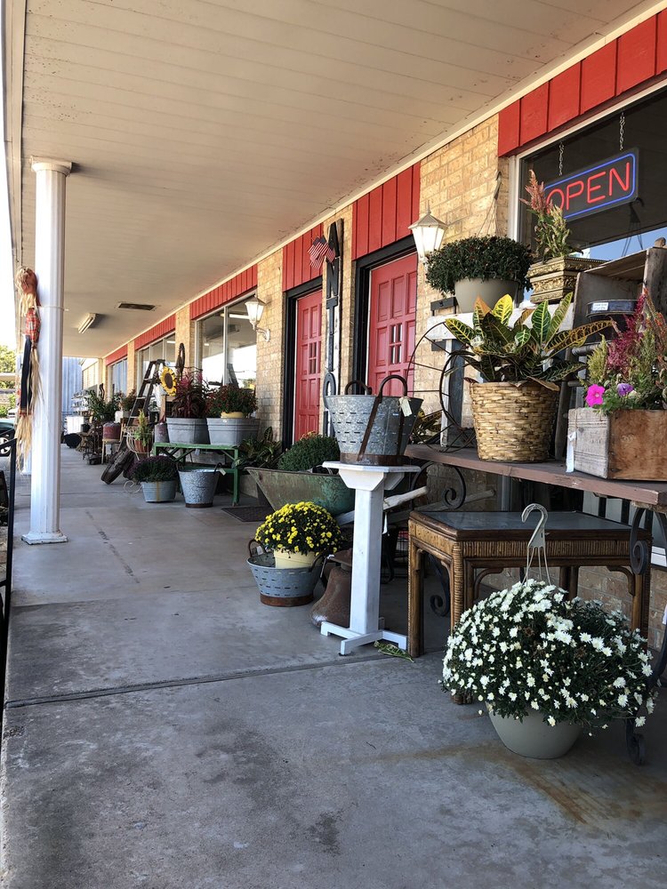 Whistle Stop Antique Depot Go Camping America