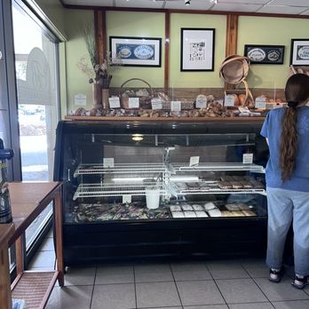 Fendu Boulangerie - Inside bakery - Bakeries Near Me - Honolulu, Hawaii