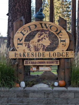 Red Wolf Lakeside Lodge by null