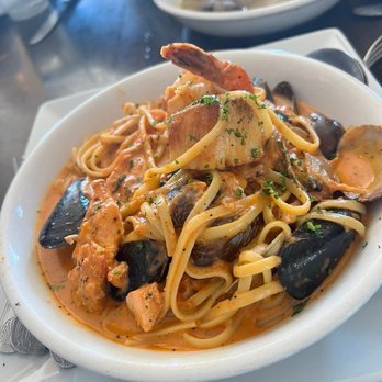 Ada’s Fish House - Seafood Near Me - Pismo Beach, California