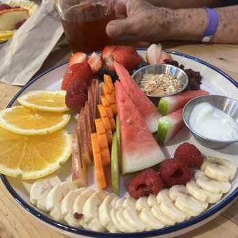 Avocato Cocina Creativa - Fruit plate - Mexican Near Me - Puerto Peñasco, SON