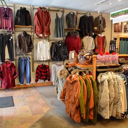 Algonquin Outfitters - Algonquin Outfitters "Swifty's Surf & Snow" in Bracebridge, Ontario 705.645.9262