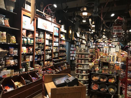 Cracker Barrel Old Country Store 7920 Nw Tiffany Springs Pkwy Kansas City Mo Gift Shops Mapquest