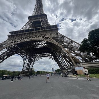 Eiffel Tower Terrace - Vacation Rentals Near Me - Paris, 75