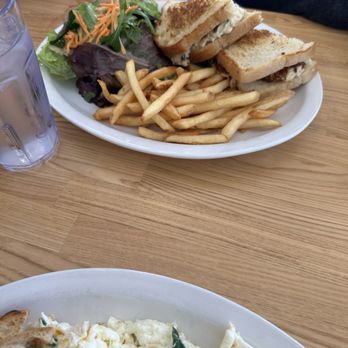 Brothers Cafe - Breakfast & Brunch Near Me - Millbrae, California