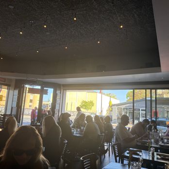 Grace's Table - Nice interior ambiance - New American Near Me - Napa, California