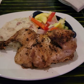 Rainforest Cafe - Half chicken - Cafes Near Me - Niagara Falls, New York