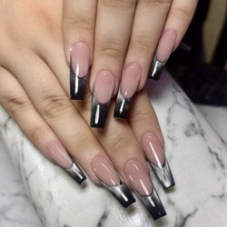 Fashion Nails - Tappershape black French combine with cateye