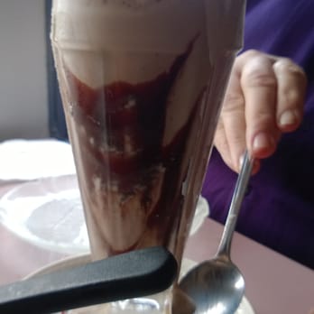 Mount Rainier Railroad Dining - Chocolate Shake - Good, but nothing to write home about. - American Near Me - Elbe, Washington